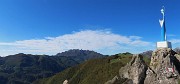 42 Vista panoramica alla Madonna delle cime in Corno Zuccone (1458 m)